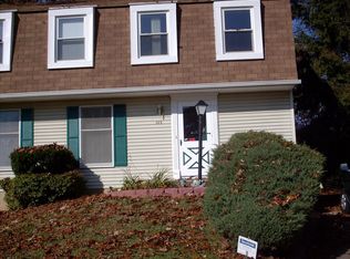 6 Fallshire Ct, Randallstown, MD 21133