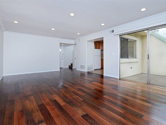 5th image of 18510 Mayall St Unit E