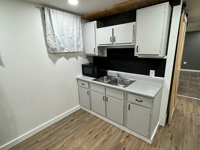3939 D St — Photo 5