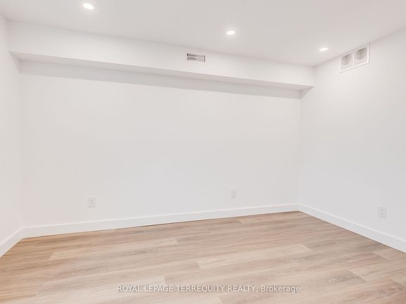 5th image of 94 Earlscourt Ave #3