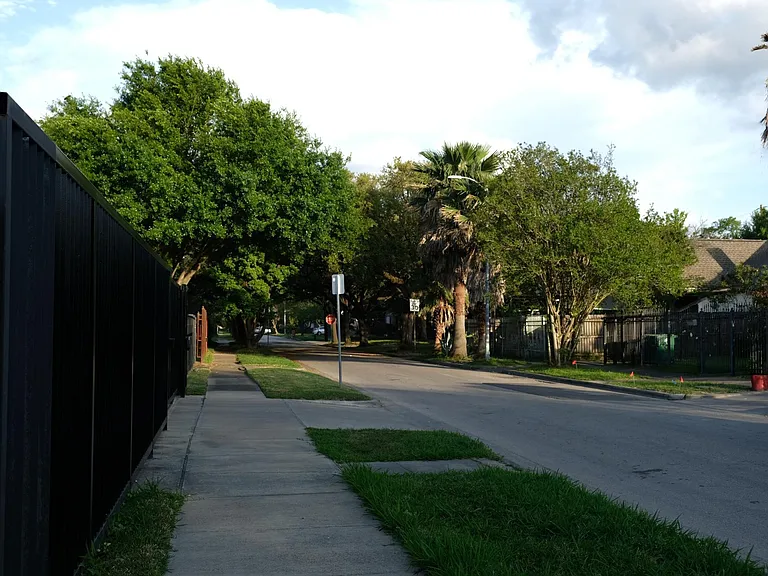 Quiet and pleasant Lindsay Street
