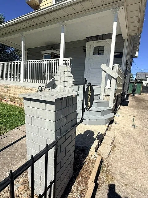 1519 Vinal St - HSE — Photo 3
