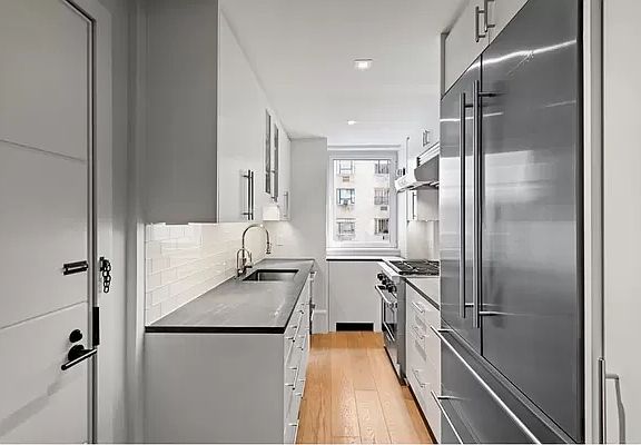 2nd image of 870 5th Ave APT 3-E