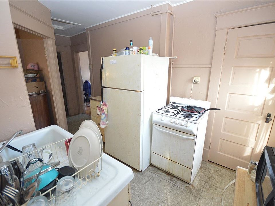 325 W 12th St, Junction City, KS 66441 Zillow