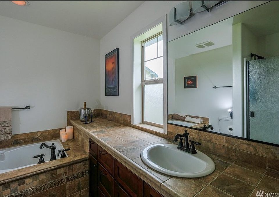 2nd image of 133 Marine View Pl