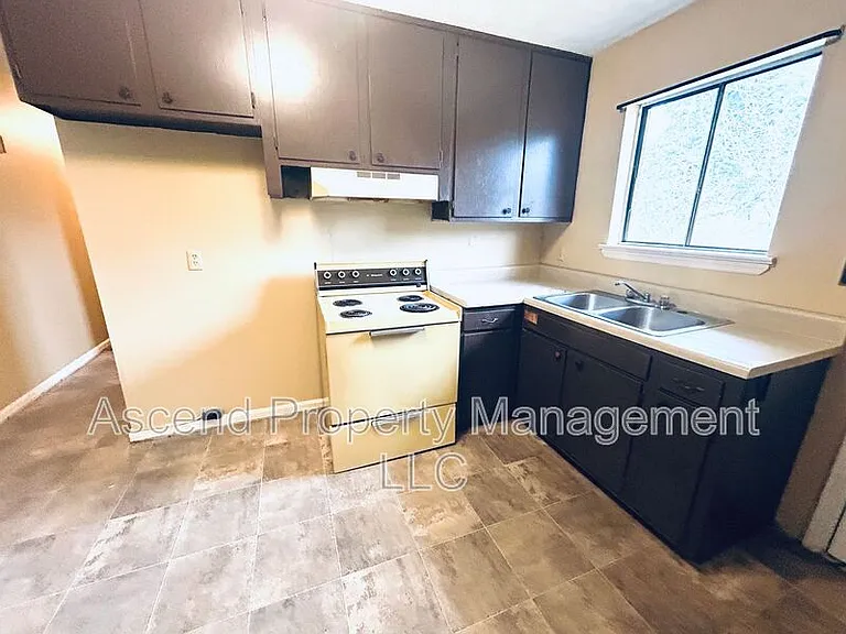 1707 Arlington Ave #B — Photo 3