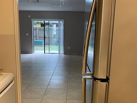 3rd image of 252 Taylor Ln APT C