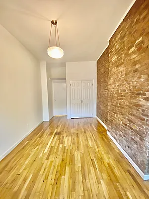 Rented by CMV Realty Inc. | media 14