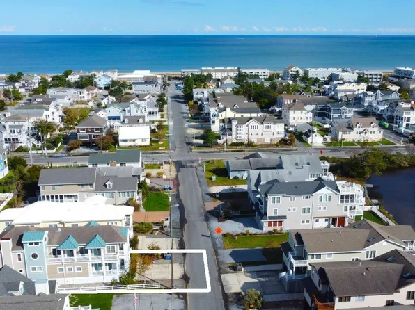 211 2nd St, Bethany Beach, DE 19930