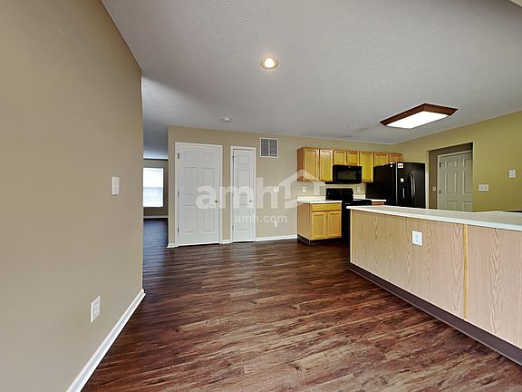 5th image of 581 Indian Lake Dr