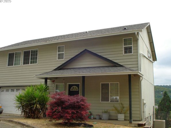 131 NW Makah Ct