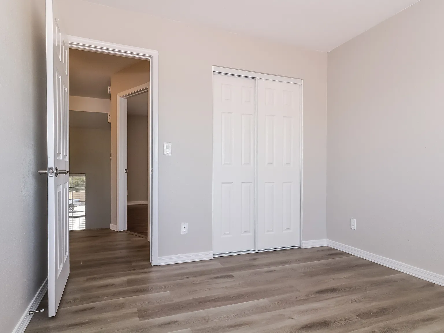 3 bed, 2.5 bath, 1721 sqft, $2,385 — Photo 3