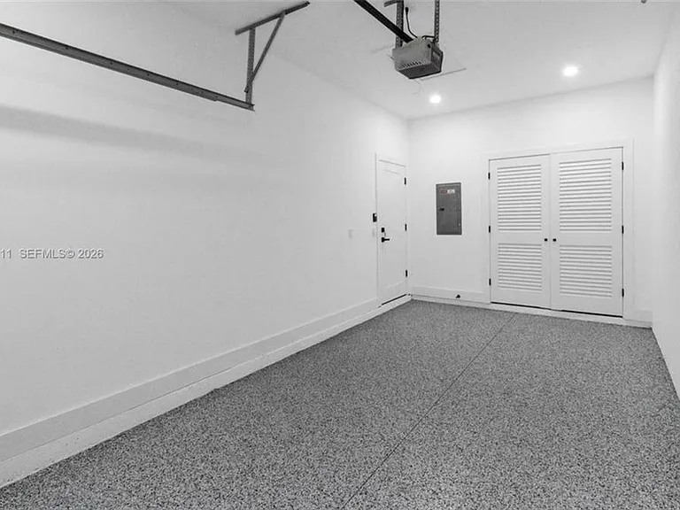 5045 Benton St — Photo 13