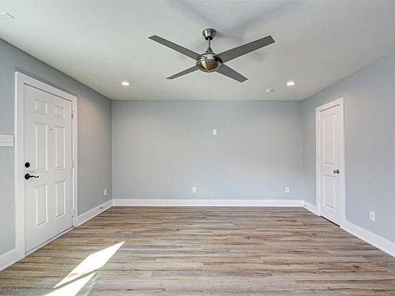 2nd image of 1421 Marshall St APT 12
