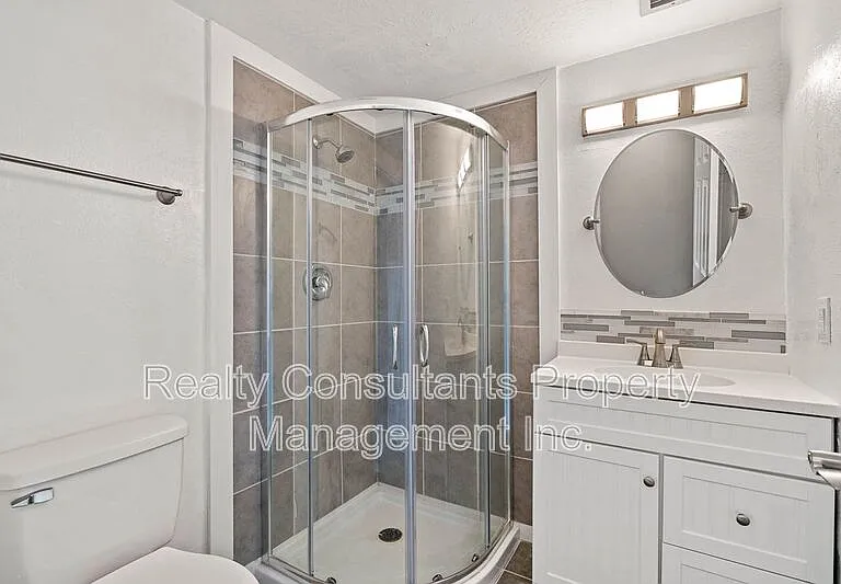 604 E Iredell Ave #5 — Photo 9