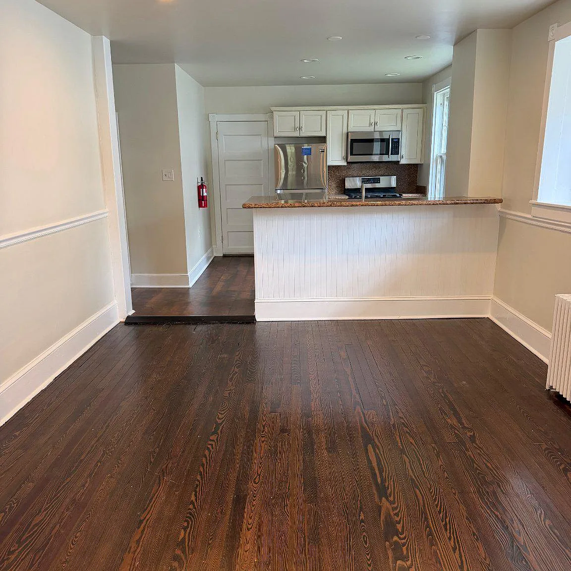 2 bed, 1.0 bath, 1000 sqft, $1,950 — Photo 2