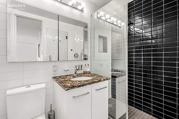 Sold by Sotheby's International Realty | media 6