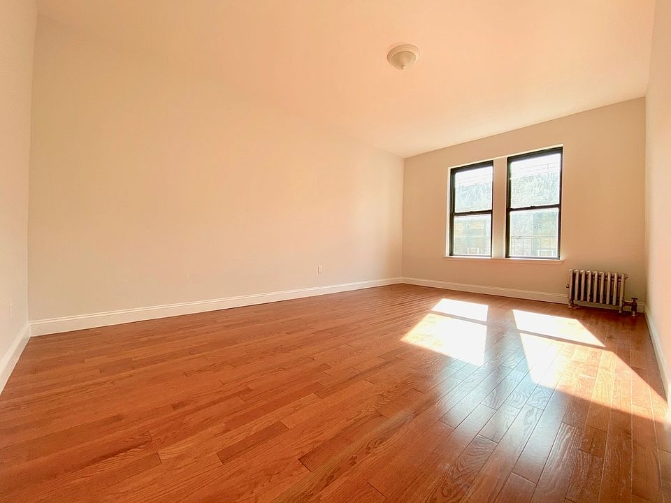 1st image of 1 Parade Pl APT 28
