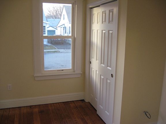 5th image of 69 Lakewood Ter