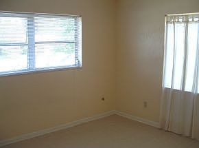 4th image of 1934 W Gardenia Dr