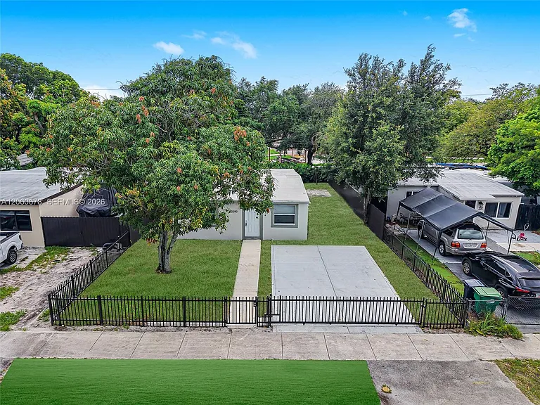 2290 Rutland St — Photo 31