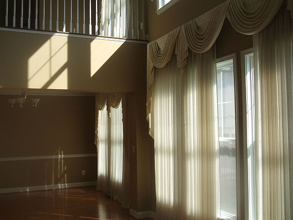 2nd image of 5697 Tower Hill Cir