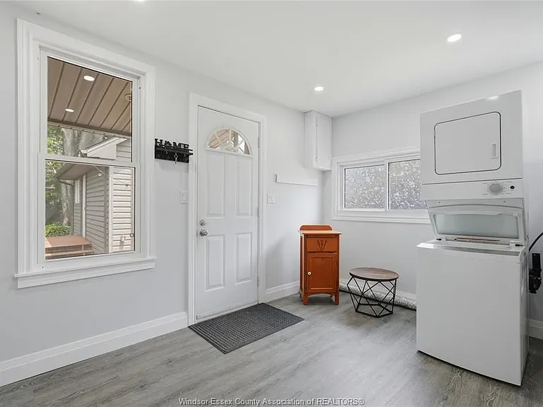 82 Pearl St W — Photo 19