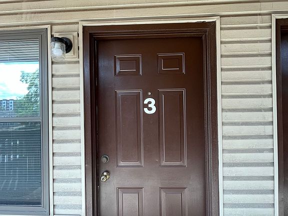 2nd image of 224 Sheetz St #Adfe2f2cc
