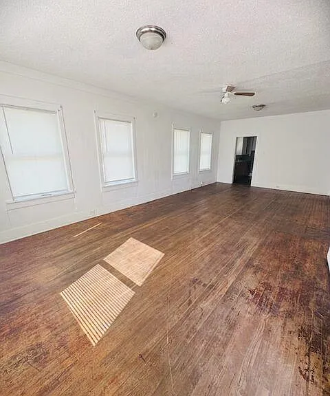 100 N Brazos St — Photo 7