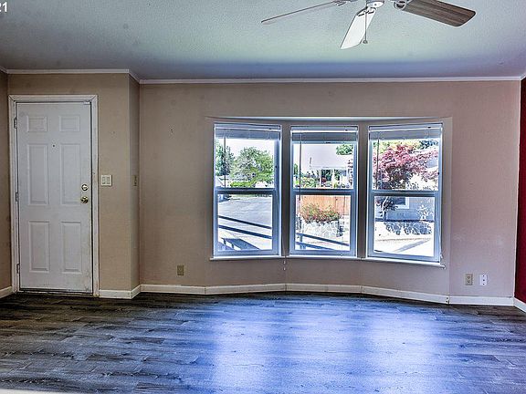 3rd image of 1111 W B Ave