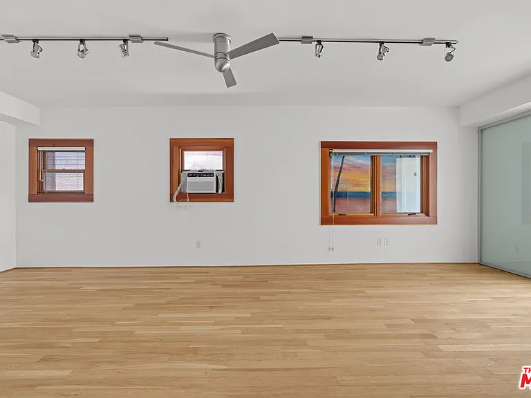 8 Brooks Ave #11 — Photo 11
