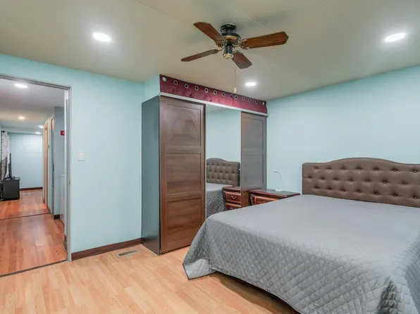 190 West 24th Street image 9 of 21