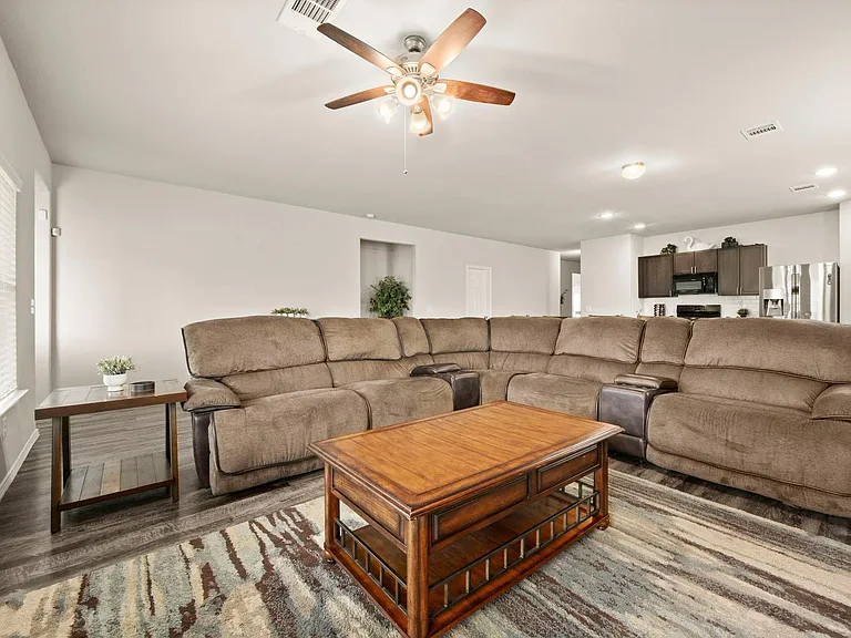 PLENTY OF SPACE FOR ALL YOUR COMFY FURNITURE!