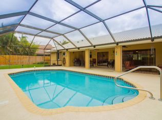 2126 Amesbury Cir, Wellington, FL 33414