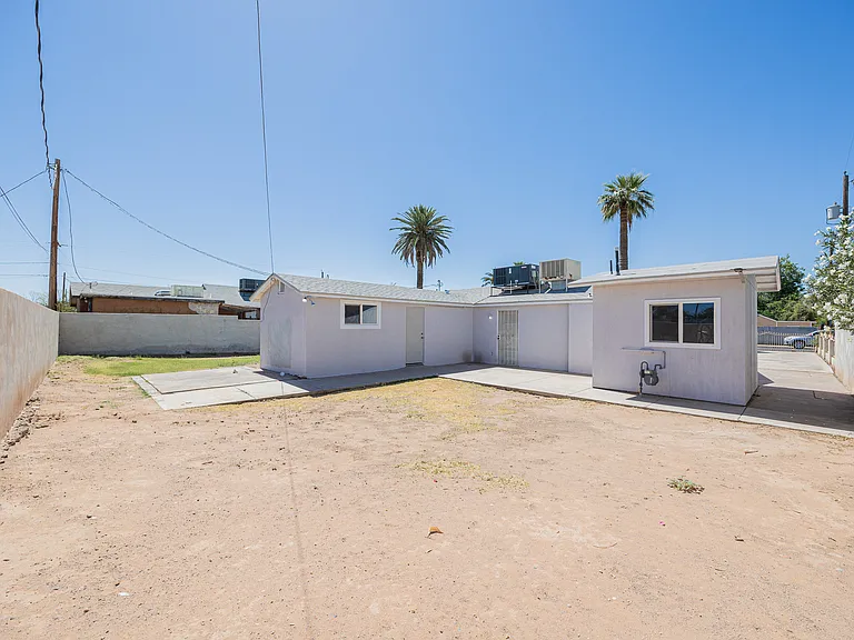 2830 E Sheridan St — Photo 17