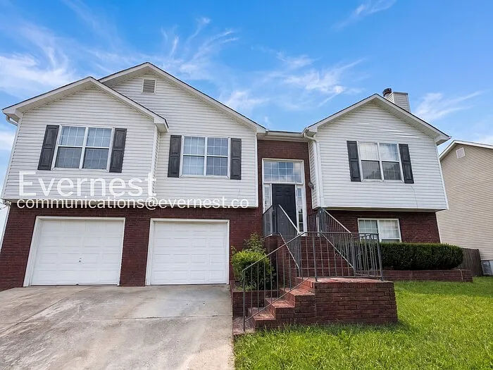 10718 Barberry Dr — Photo 2