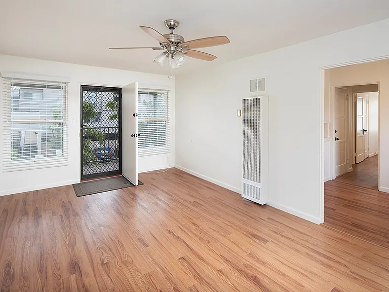 Fourth Avenue Apartments — Photo 2