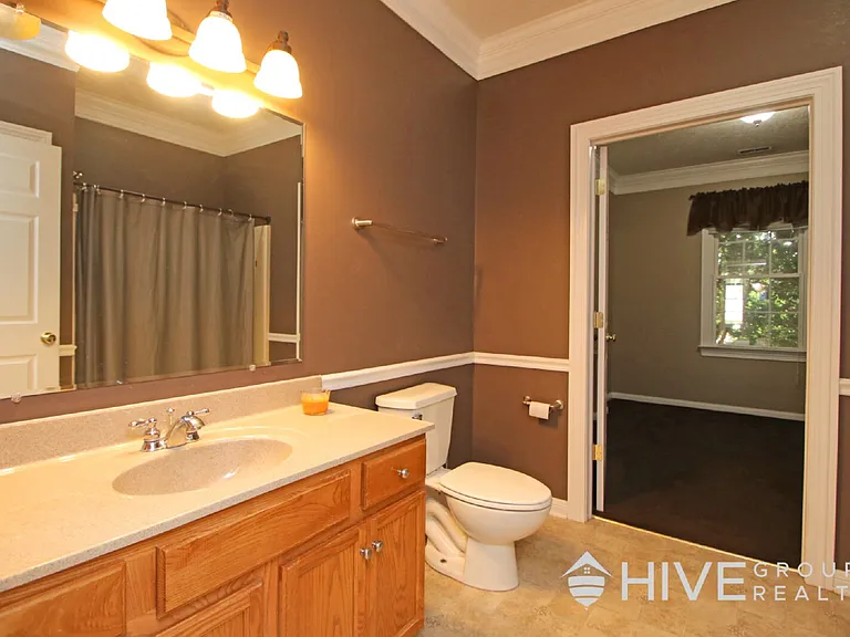 155 Chelsea Cir — Photo 27