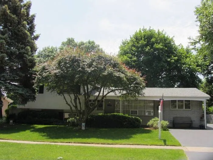 1103 Fairlawn Ave photo 1