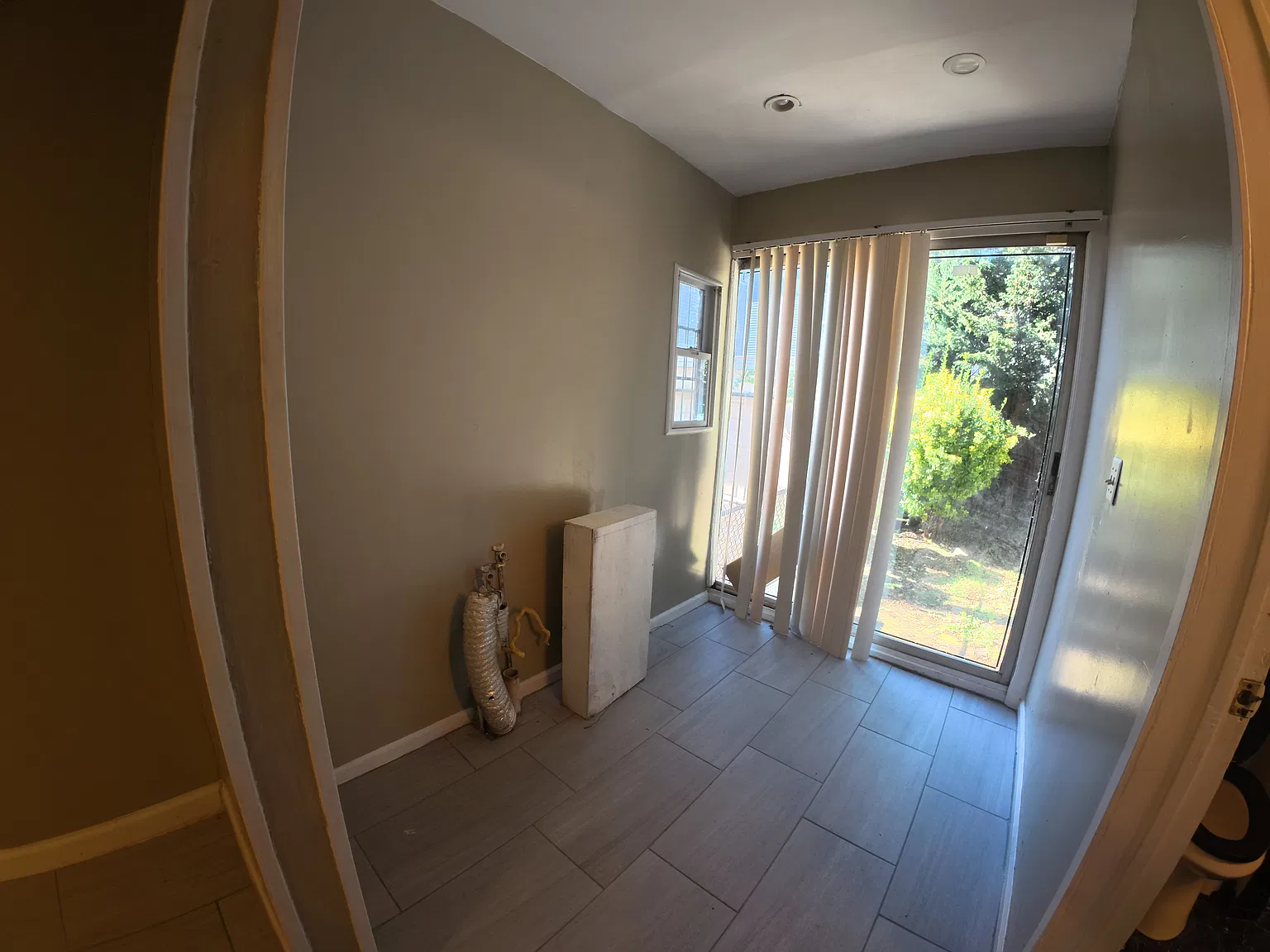 5 bed, 1842 sqft, $3,300 — Photo 2