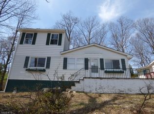 130 Lackawanna Trl, Hopatcong, NJ 07843
