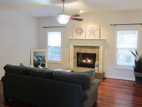 2nd image of 154 Vincent Way
