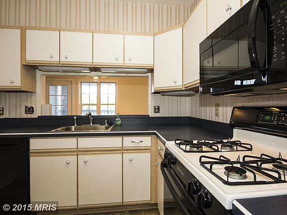 Open Pass Through to Dining Room