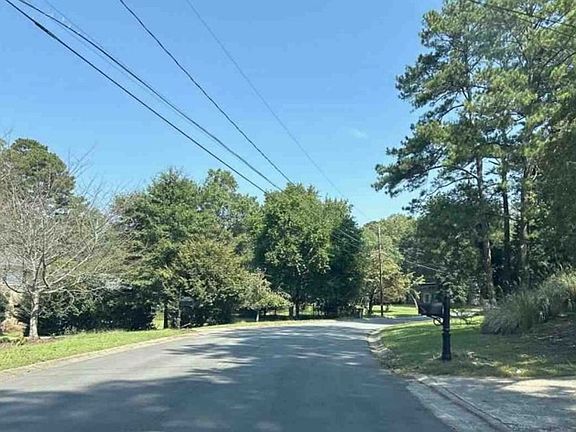 Exterior Neighborhood (street photo)