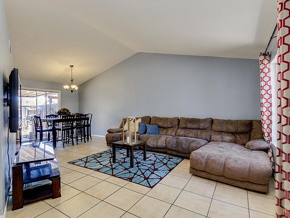 2nd image of 2855 E Irwin Ave