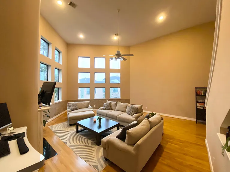9818 Meredith Elise Ct — Photo 16