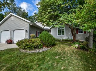 941 Timber Ridge Dr, Oregon, WI 53575