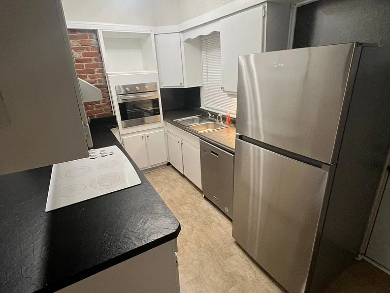 916 Arlington Ave — Photo 6