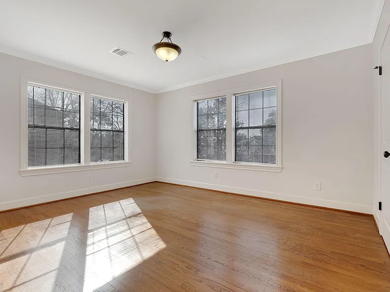 2306 Blodgett St #2 — Photo 7