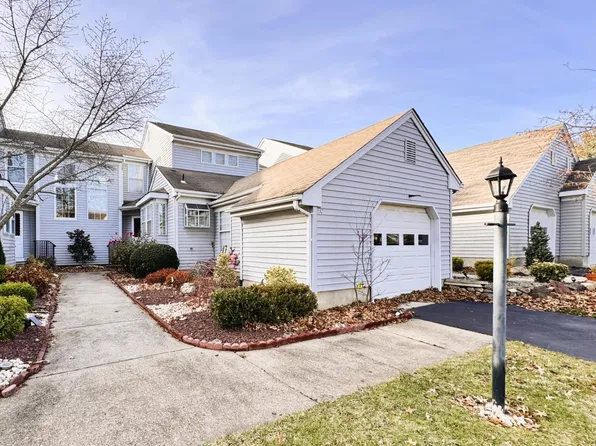 4C Rutherford Hayes Dr, Monroe Township, NJ 08831
